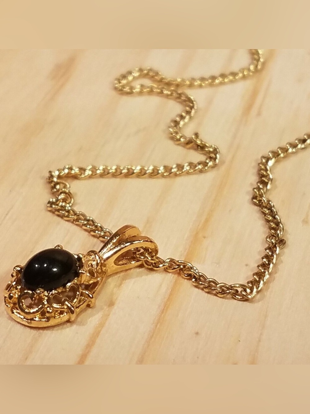 Vintage Ronte of Hollywood faux onyx pendant necklace